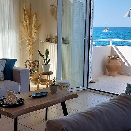 Amazing Beachfront Apartment In Hersonissos Екстериор снимка