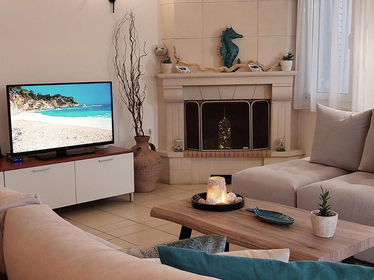 Amazing Beachfront Apartment In Hersonissos Екстериор снимка