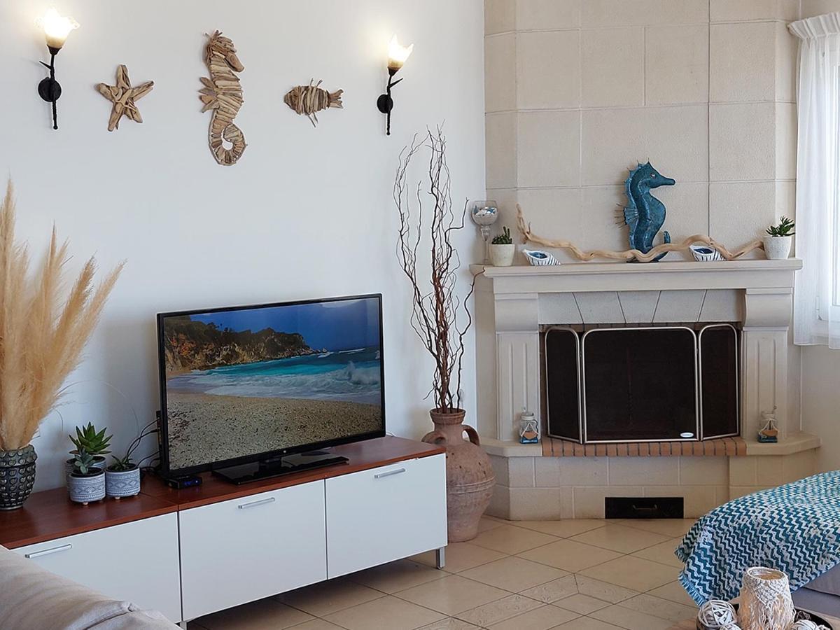 Amazing Beachfront Apartment In Hersonissos Екстериор снимка