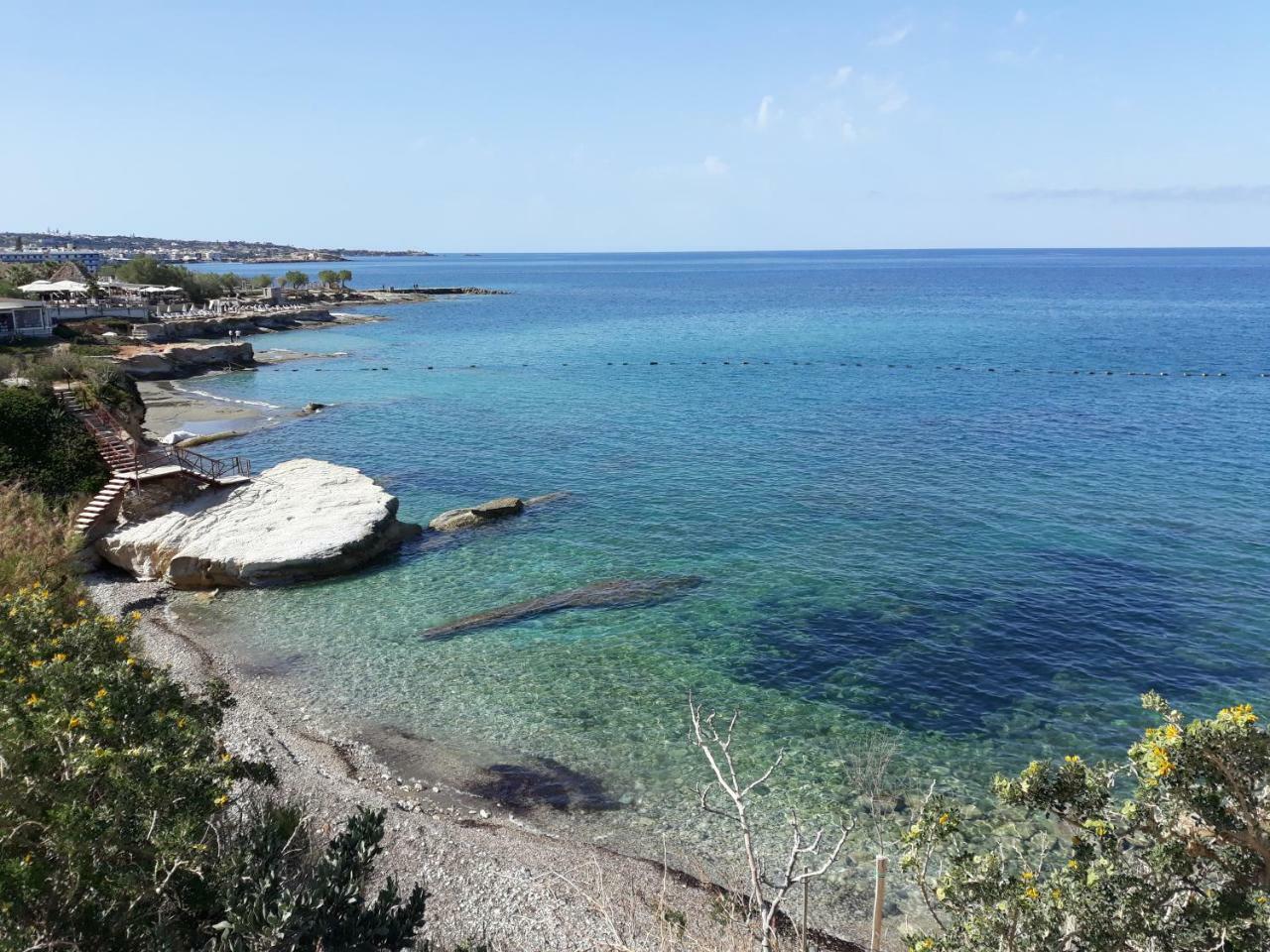 Amazing Beachfront Apartment In Hersonissos Екстериор снимка